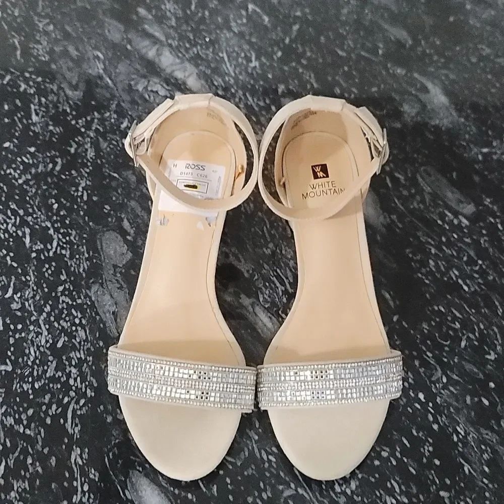 BRAND NEW WHITE MOUNTAIN OPEN TOE JEWEL STRAP WOMEN"S SANDAL G1